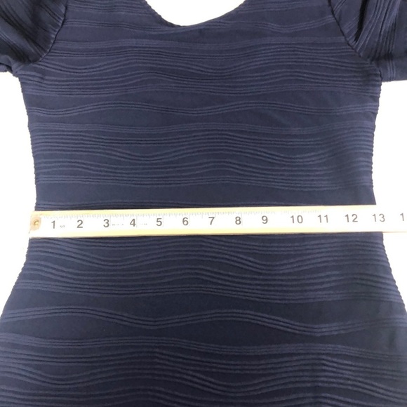 Jennifer Lopez Scoop Back 3/4 Sleeve Top Extra Small - Picture 6 of 8